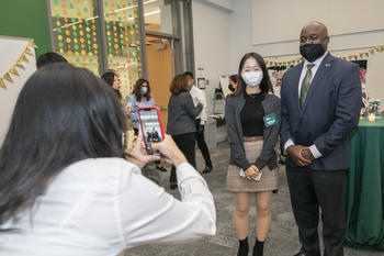 President Gregory Washington took photos with many of the Mason Korea students on campus in Virginia this fall at the Mason Korea hybrid event, part of a week-long series of Investiture celebration events. Photo by Shelby Burgess/Strategic Communications